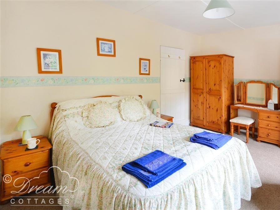 Brickyard Cottage Moreton  Esterno foto